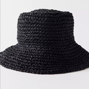 Black woven bucket hat